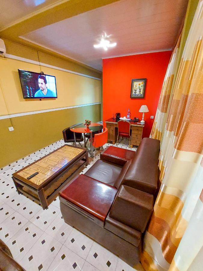 Hotel Relax Kinshasa Bagian luar foto