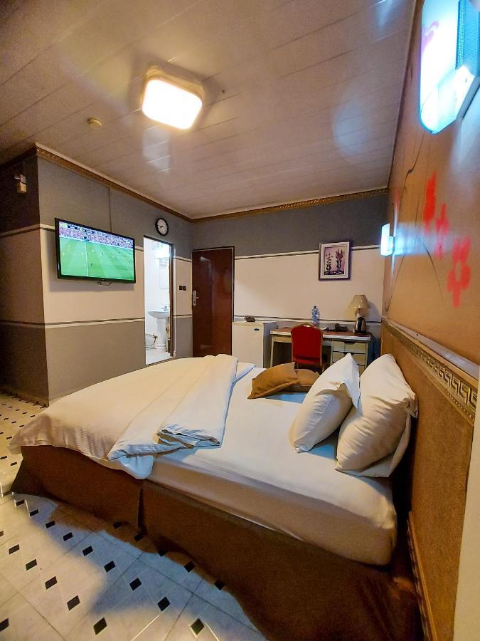 Hotel Relax Kinshasa Bagian luar foto