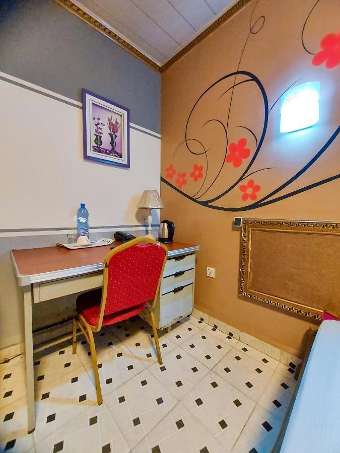 Hotel Relax Kinshasa Bagian luar foto