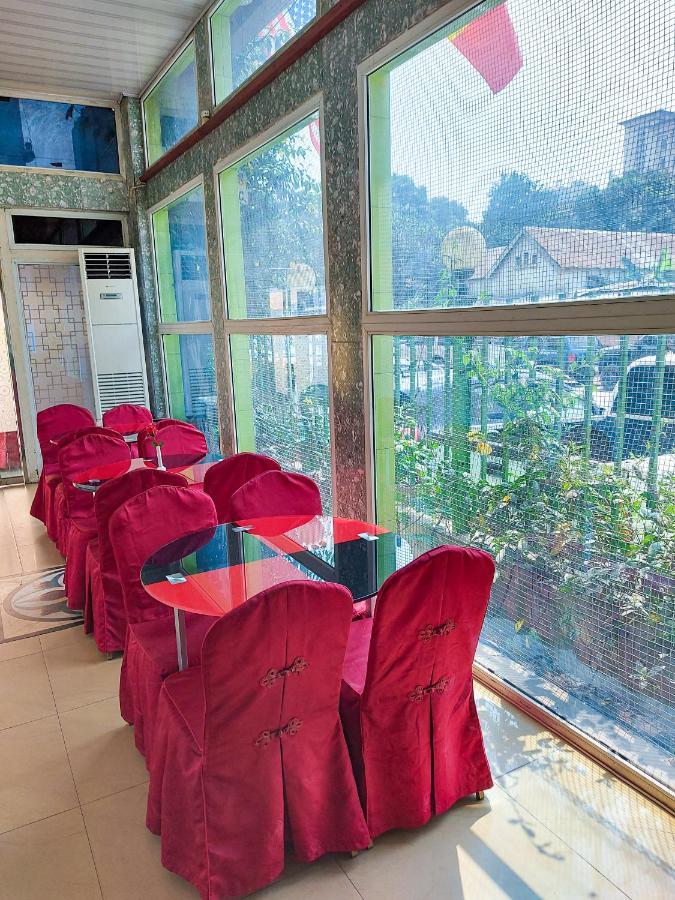 Hotel Relax Kinshasa Bagian luar foto