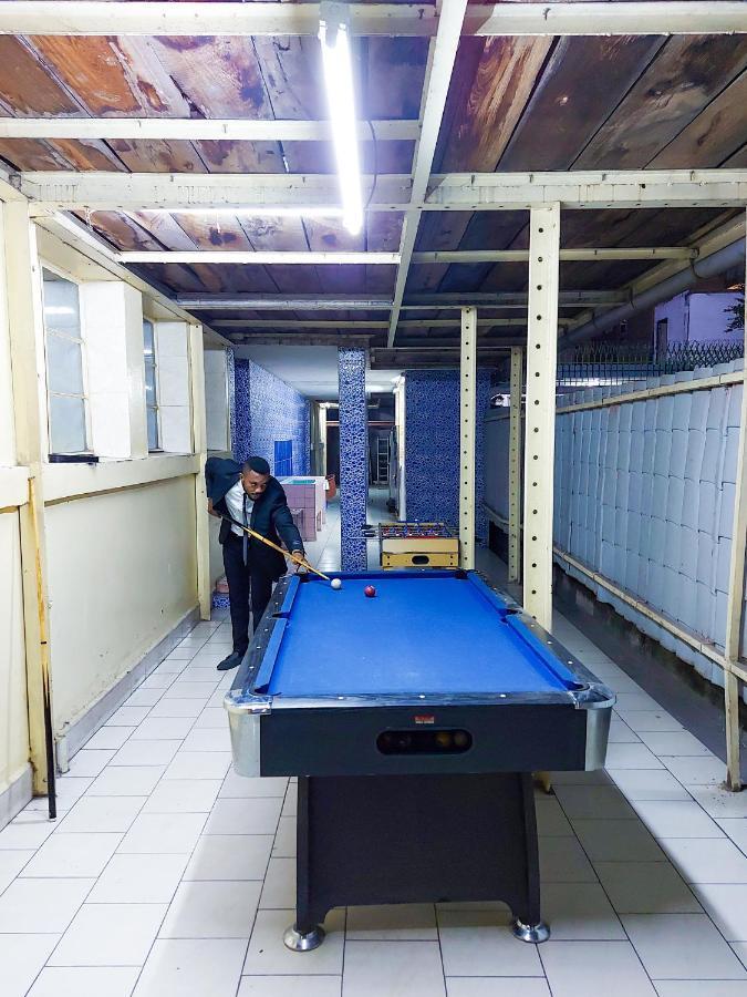 Hotel Relax Kinshasa Bagian luar foto