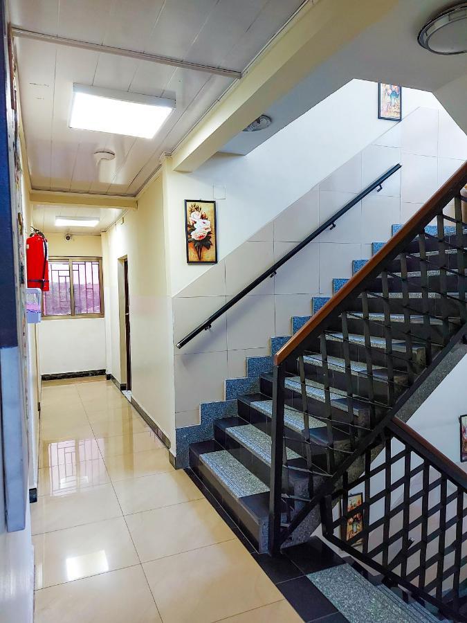Hotel Relax Kinshasa Bagian luar foto