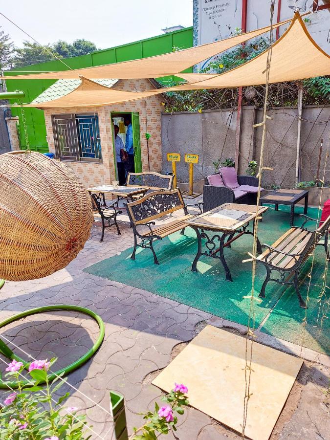 Hotel Relax Kinshasa Bagian luar foto