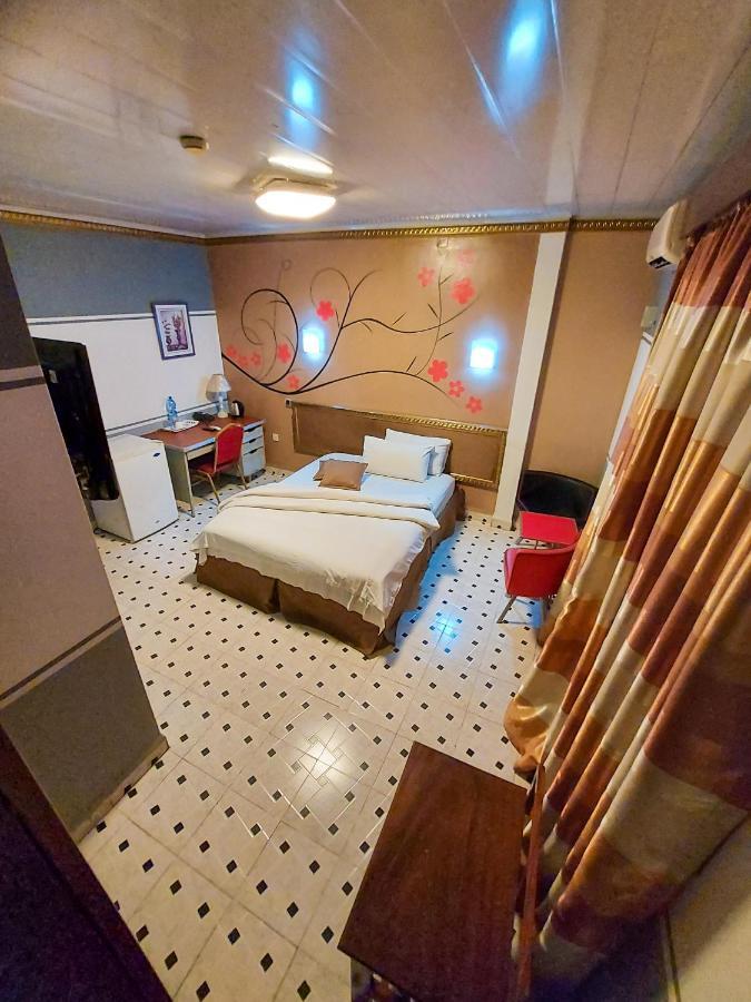 Hotel Relax Kinshasa Bagian luar foto