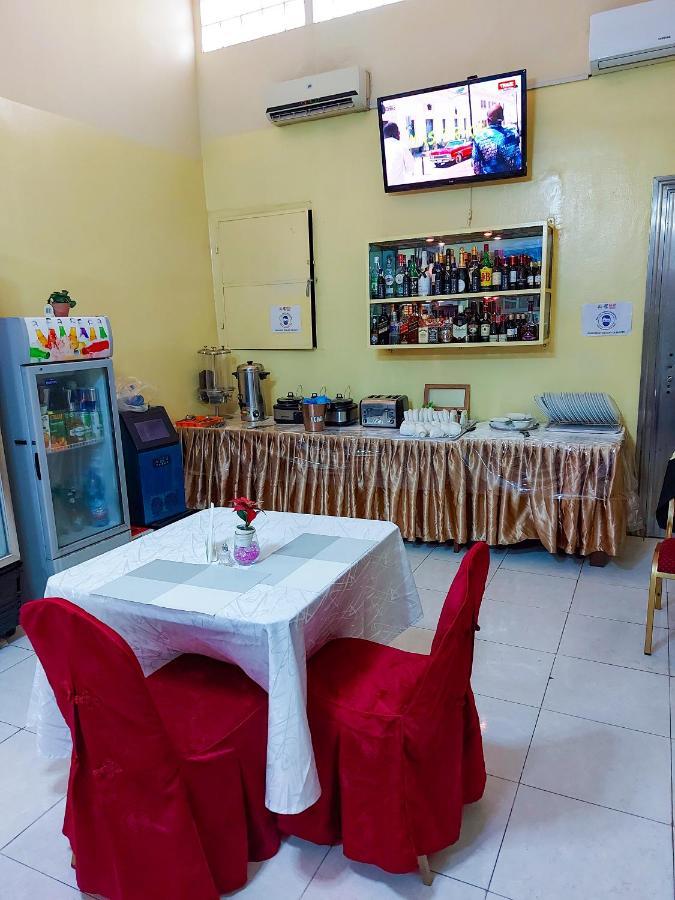 Hotel Relax Kinshasa Bagian luar foto
