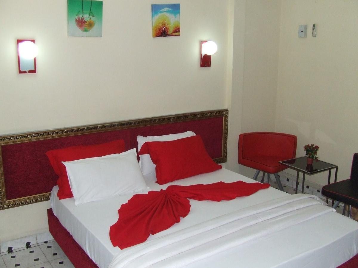 Hotel Relax Kinshasa Bagian luar foto
