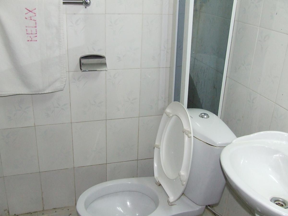 Hotel Relax Kinshasa Bagian luar foto